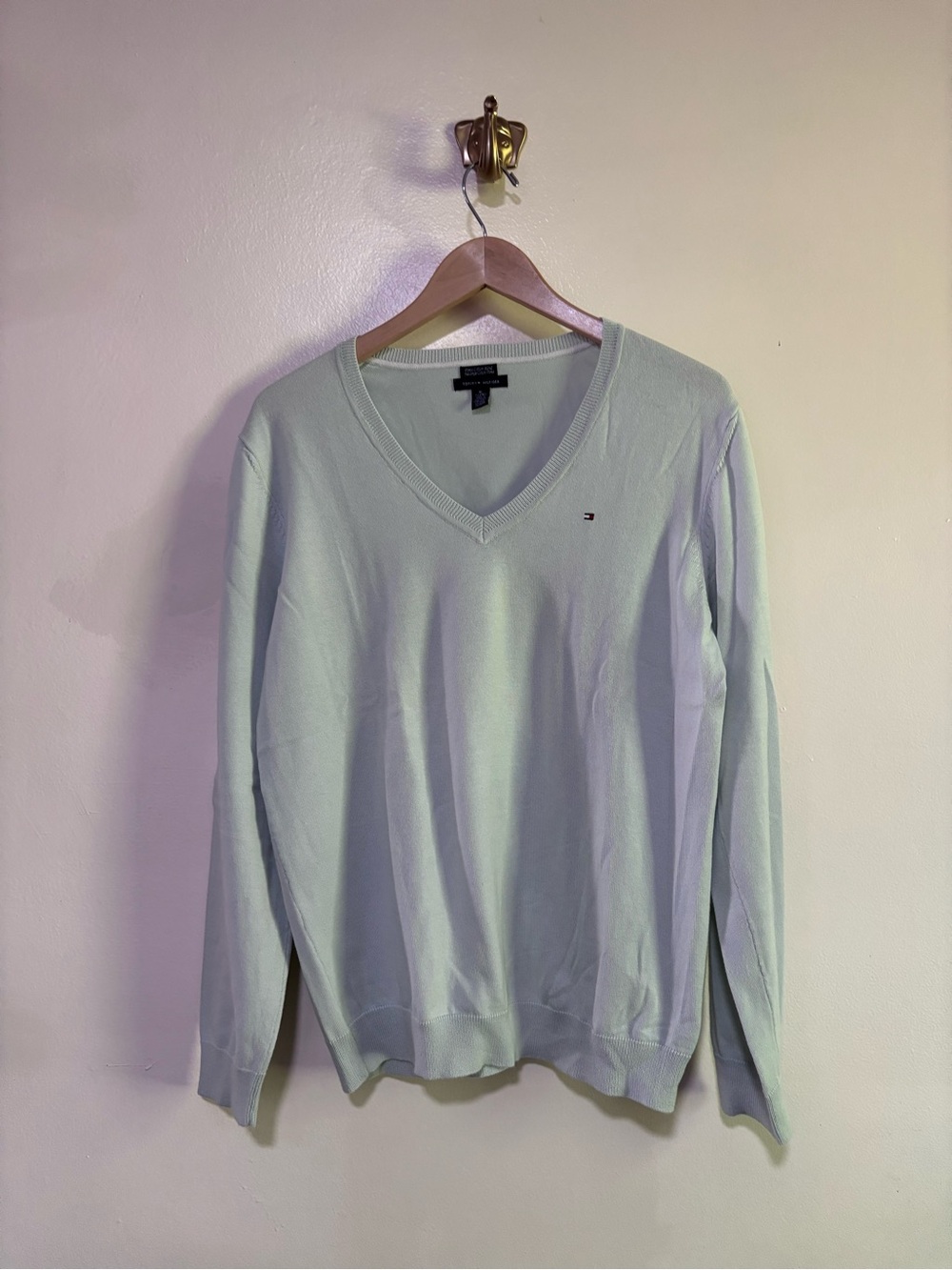 Tommy Hilfiger Women’s V-Neck Sweater in Pastel Mint Green XL